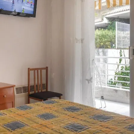 Nice In With 2 Bedrooms And Wifi *