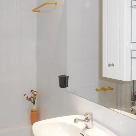 Nice In With 2 Bedrooms And Wifi Lejlighed *